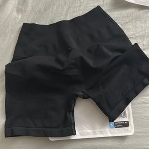 Alphalete amplify black shorts 4.5